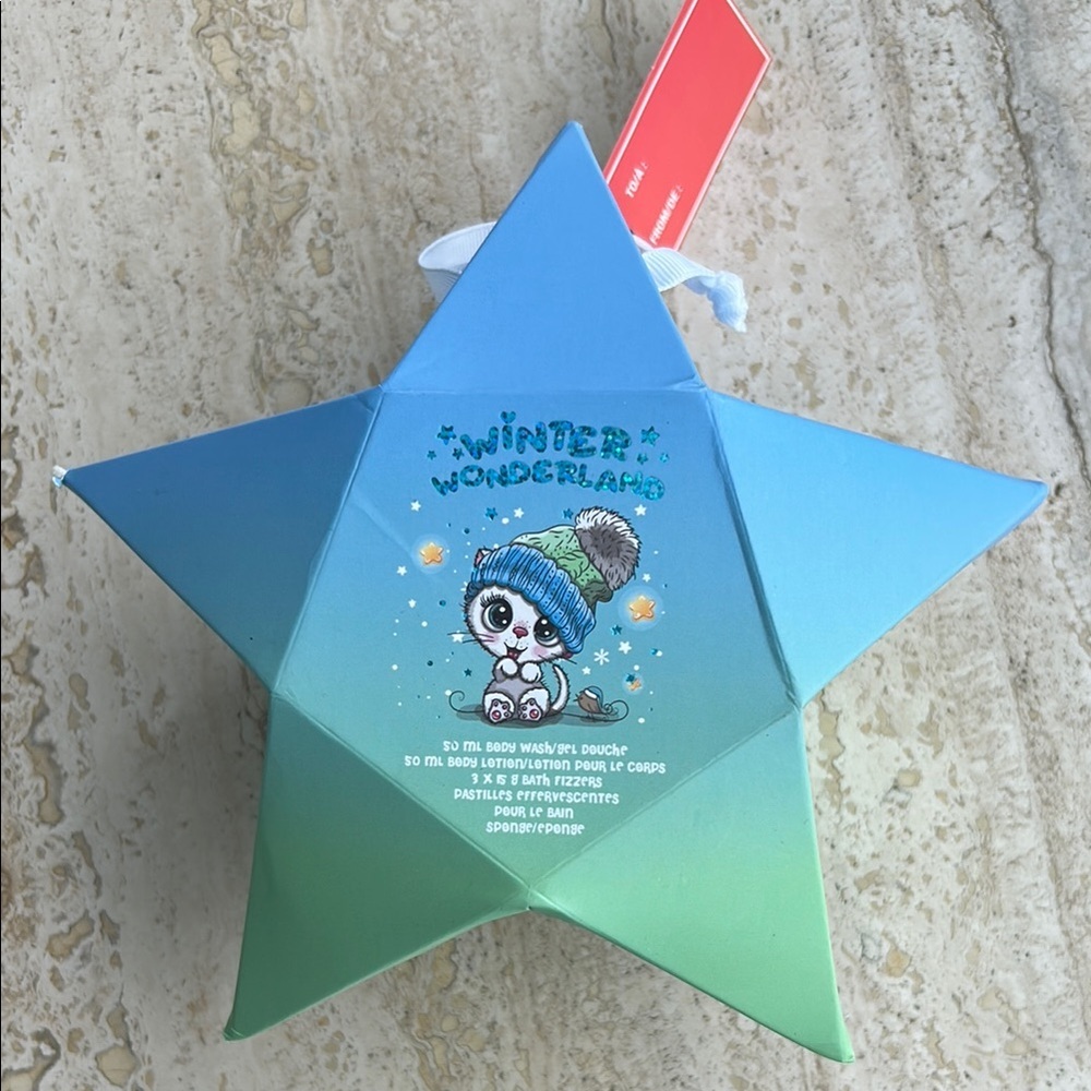 NEW Star-Shaped Gift Box body wash, body lotion, 3 bath fizzers